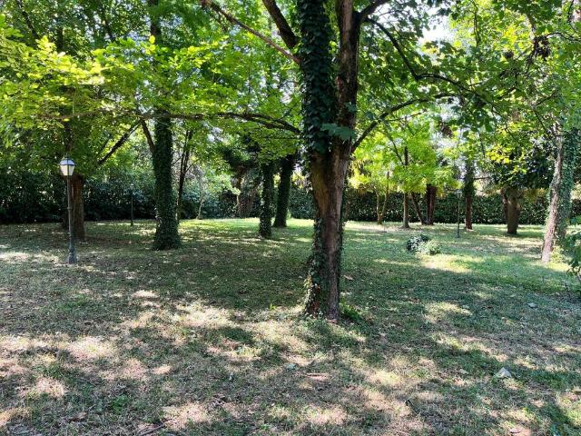 Villa Indipendente in vendita a San Faustino-Madonnina-Quattroville, Modena