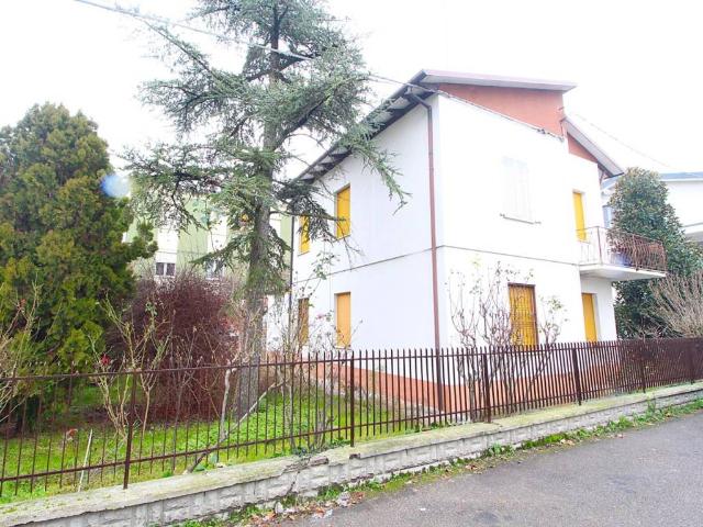 Villa Indipendente in vendita a Buon Pastore-Sant'Agnese-San Damaso, Modena