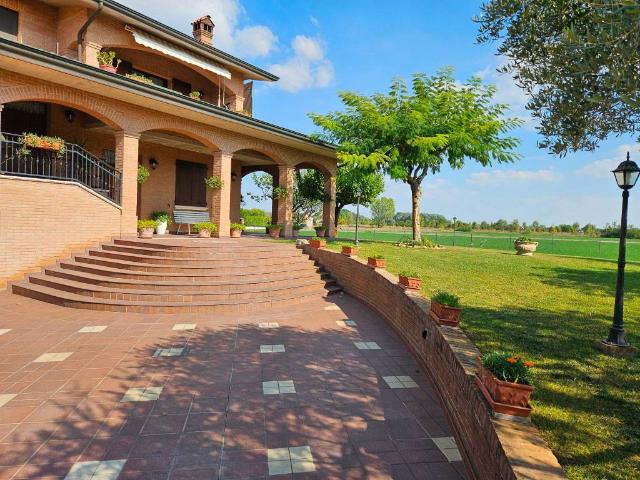 Villa Indipendente in vendita a San Faustino-Madonnina-Quattroville, Modena