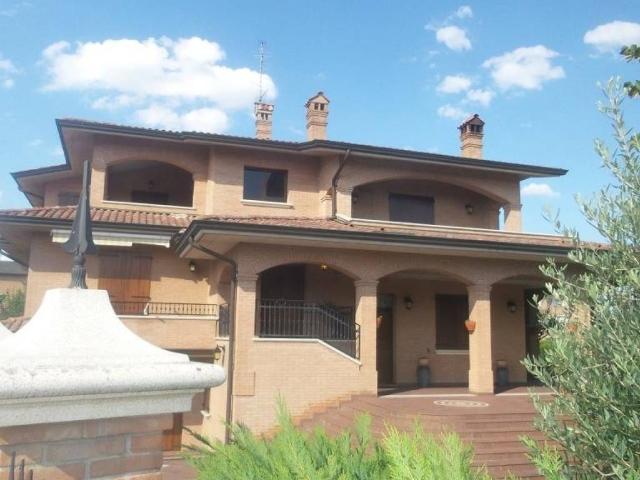 Villa Indipendente in vendita a San Faustino-Madonnina-Quattroville, Modena
