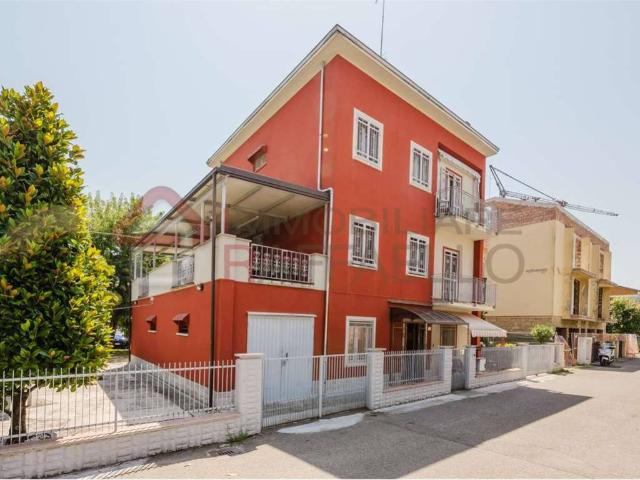 Villa Indipendente in vendita a Buon Pastore-Sant'Agnese-San Damaso, Modena
