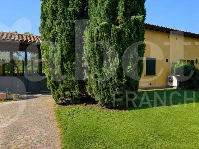 Villa Indipendente in vendita a Buon Pastore-Sant'Agnese-San Damaso, Modena