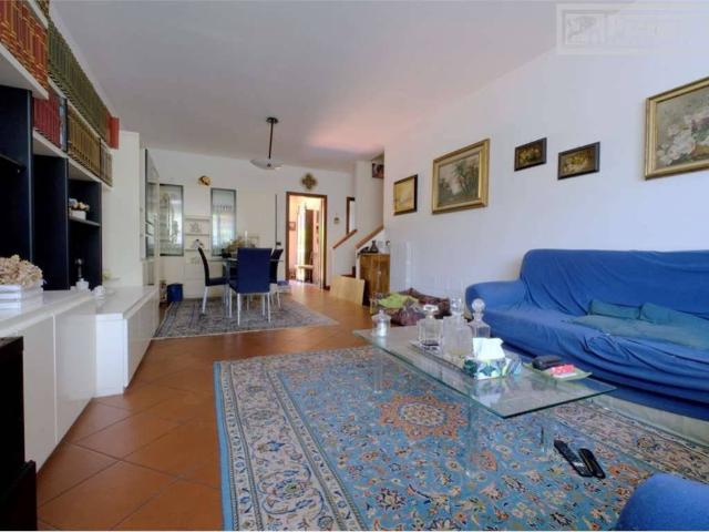 Villa Indipendente in vendita a San Faustino-Madonnina-Quattroville, Modena