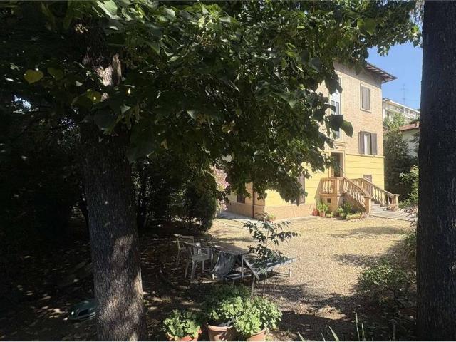 Villa Indipendente in vendita a Buon Pastore-Sant'Agnese-San Damaso, Modena
