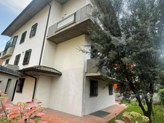 Villa Indipendente in vendita a Modena, Sant'Agnese