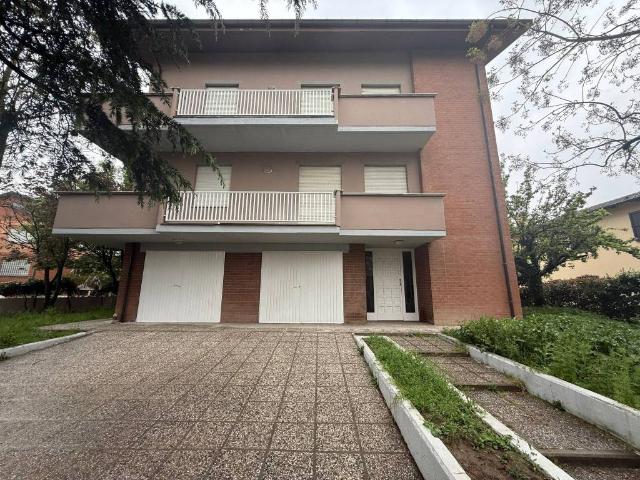 Villa Indipendente in vendita a Tre Olmi, Modena