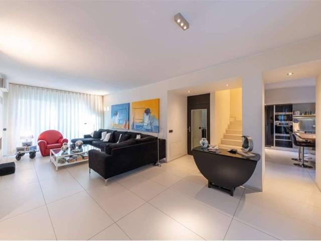 Villa Indipendente in vendita a San Faustino-Madonnina-Quattroville, Modena