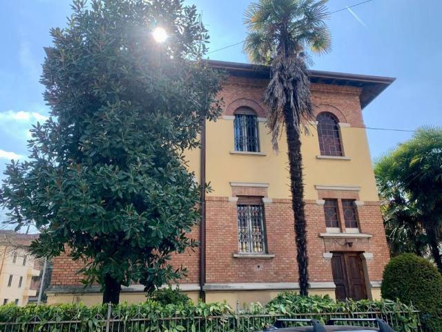 Villa Indipendente in vendita a Buon Pastore-Sant'Agnese-San Damaso, Modena