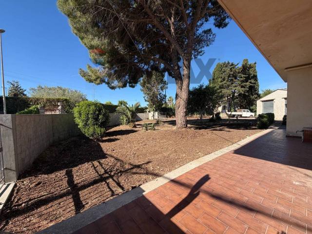 Villa Indipendente in vendita a Modica, Ragusa