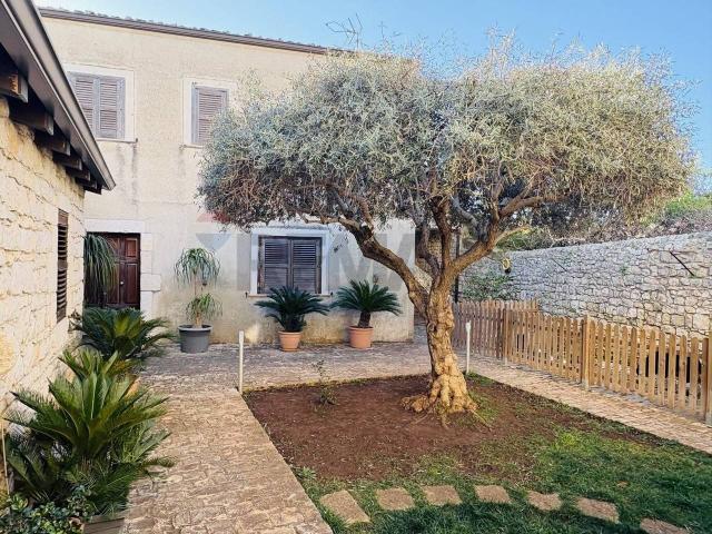 Villa Indipendente in vendita a Sacro Cuore, Marina Di Modica