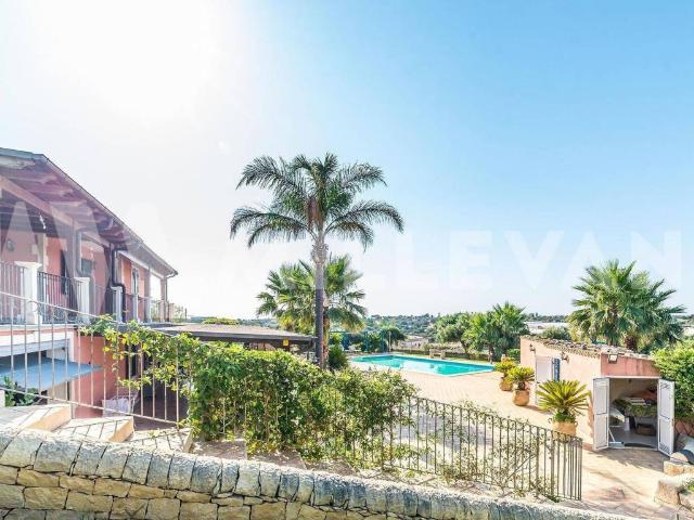 Villa Indipendente in vendita a Marina di Modica, Marina Di Modica