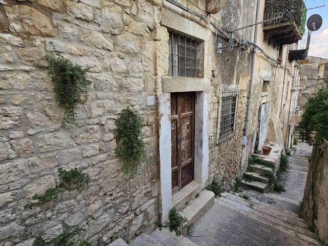 Villa Indipendente in vendita a Modica Alta, Marina Di Modica