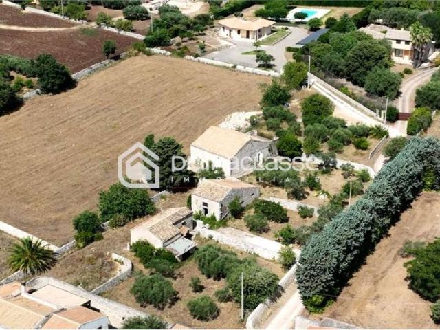 Villa Indipendente in vendita a Mauto, Marina Di Modica