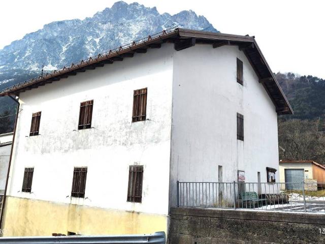 Villa Indipendente in vendita a Moggio Udinese, Friuli-Venezia Giulia