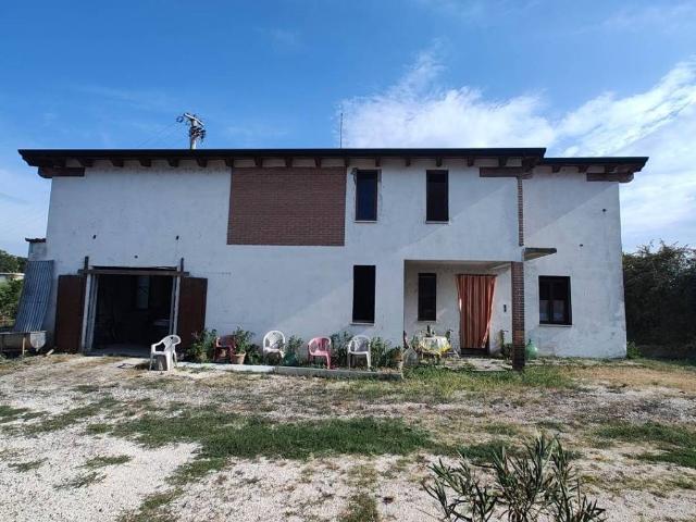Villa Indipendente in vendita a Moglia, Lombardia