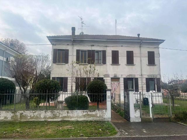 Villa Indipendente in vendita a Moglia, Lombardia