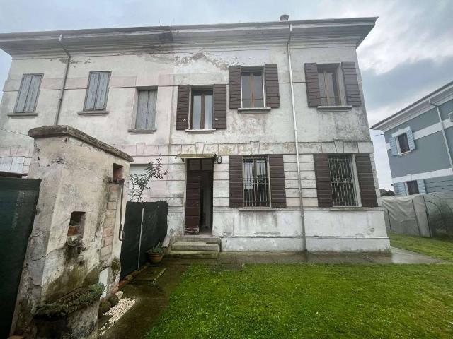 Villa Indipendente in vendita a Moglia, Lombardia