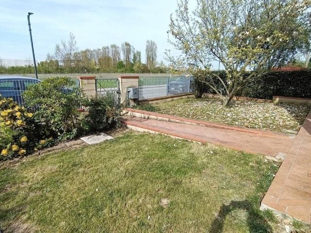 Villa Indipendente in vendita a Moglia, Lombardia