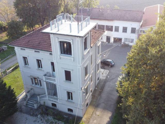 Villa Indipendente in vendita a Moglia, Lombardia