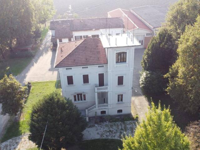 Villa Indipendente in vendita a Moglia, Lombardia
