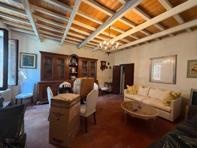 Villa Indipendente in vendita a Moglia, Lombardia