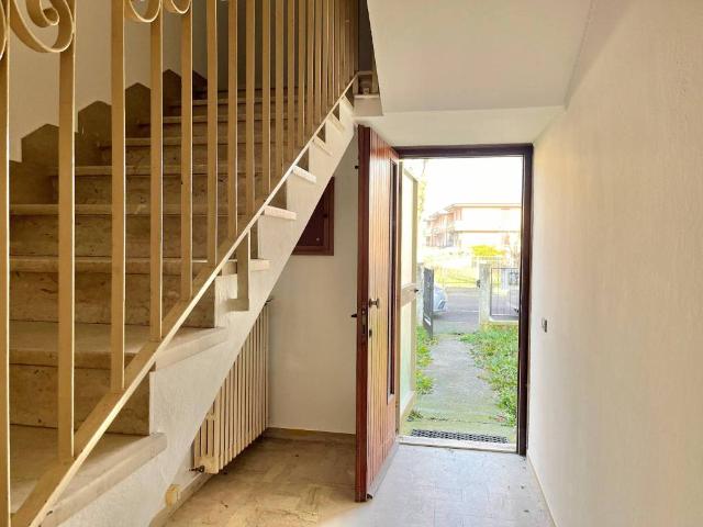 Villa Indipendente in vendita a Moglia, Lombardia