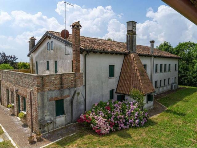Villa Indipendente in vendita a Mogliano Veneto, Veneto