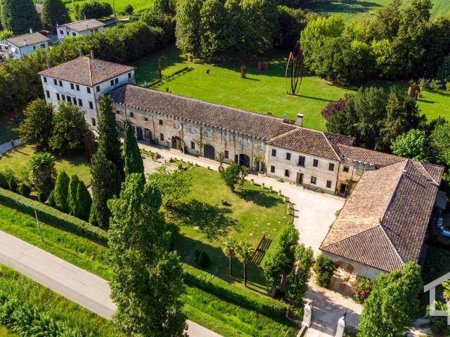 Villa Indipendente in vendita a Mogliano Veneto, Veneto