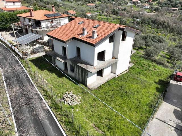 Villa Indipendente in vendita a Moio Della Civitella, Campania