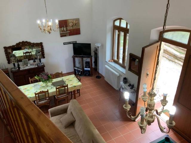 Villa Indipendente in vendita a Cornola, Molazzana