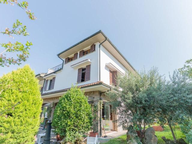 Villa Indipendente in vendita a Molinella, Bologna