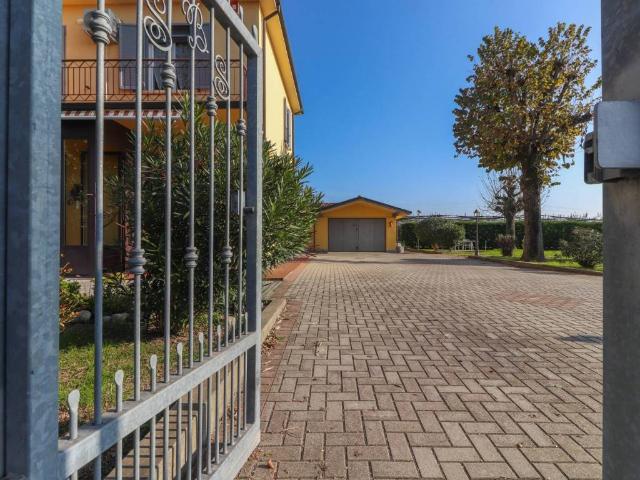 Villa Indipendente in vendita a Molinella, Reggio Emilia