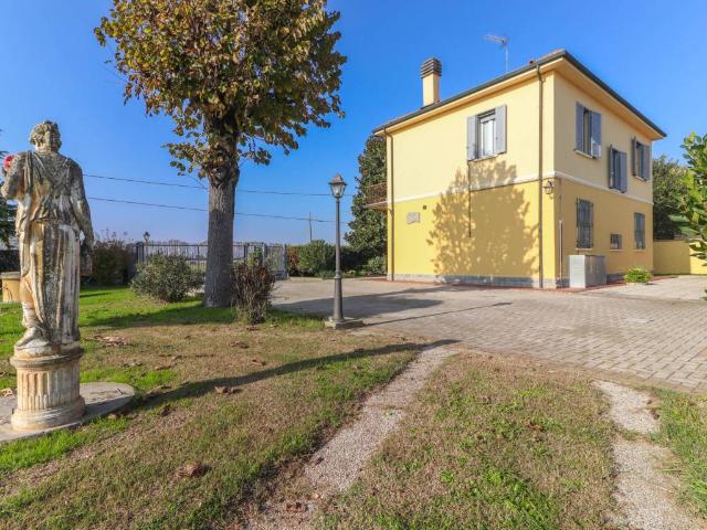 Villa Indipendente in vendita a Molinella, Reggio Emilia