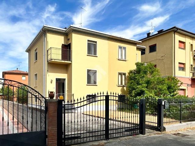 Villa Indipendente in vendita a Molinella, Reggio Emilia