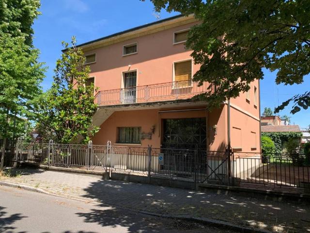 Villa Indipendente in vendita a Molinella, Reggio Emilia