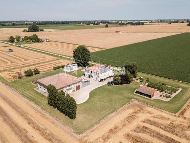 Villa Indipendente in vendita a Molinella, Reggio Emilia