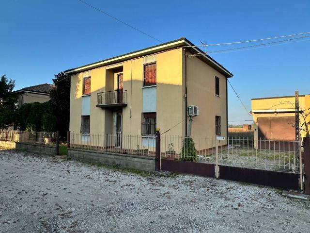 Villa Indipendente in vendita a Molinella, Reggio Emilia