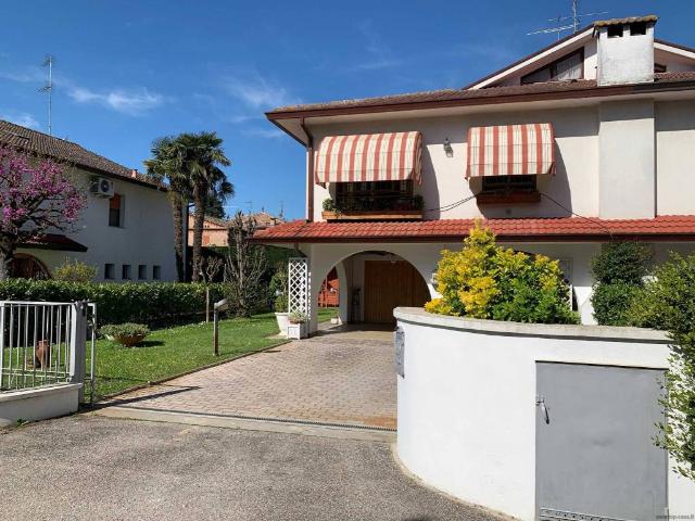 Villa Indipendente in vendita a Molinella, Bologna