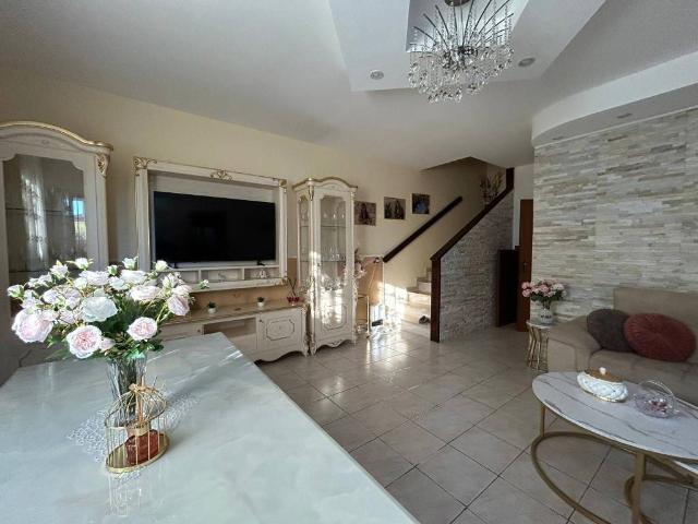 Villa Indipendente in vendita a Molinella, Reggio Emilia