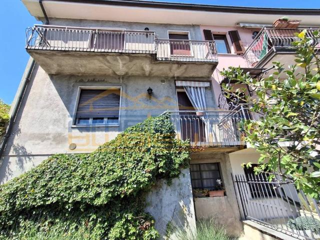 Villa Indipendente in vendita a Molteno, Lombardia