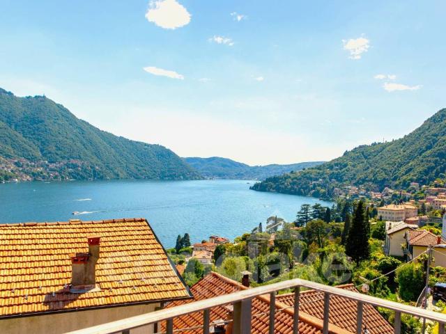 Villa Indipendente in vendita a Moltrasio, Lombardia