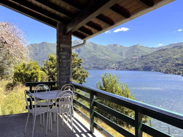 Villa Indipendente in vendita a Moltrasio, Lombardia