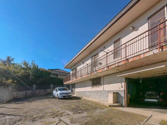 Villa Indipendente in vendita a Mombello di Torino, Torino