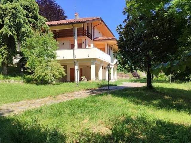 Villa Indipendente in vendita a Piemonte, Asti