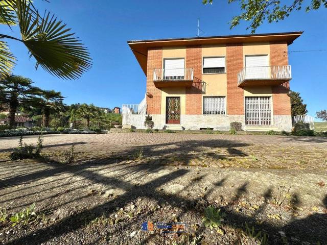 Villa Indipendente in vendita a Piemonte, Asti