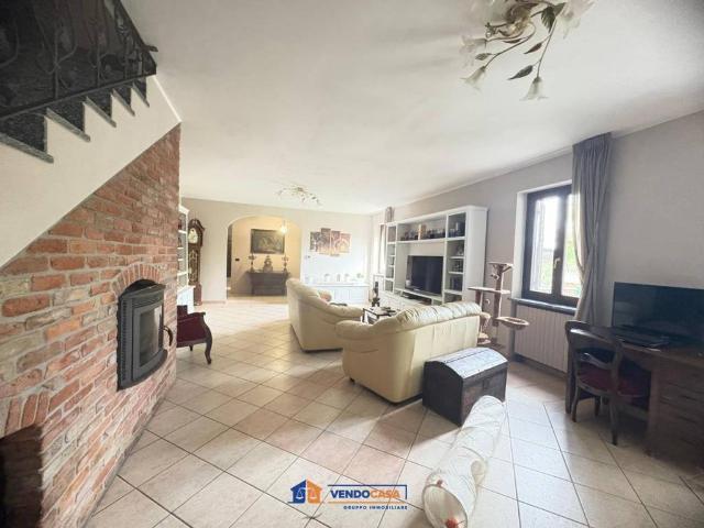 Villa Indipendente in vendita a Piemonte, Asti