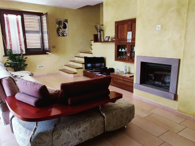 Villa Indipendente in vendita a Piemonte, Asti