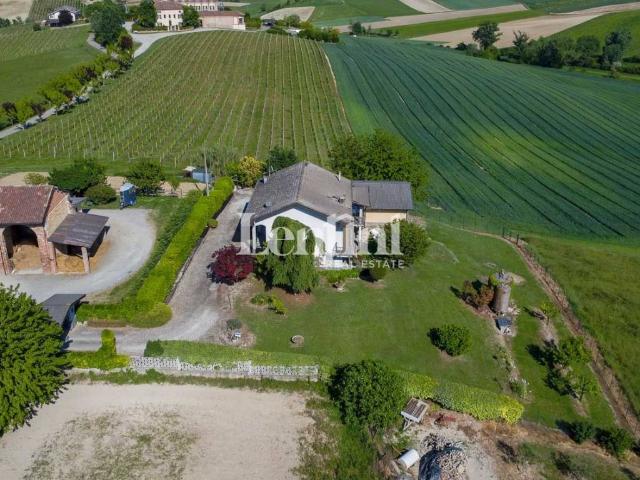 Villa Indipendente in vendita a Piemonte, Asti