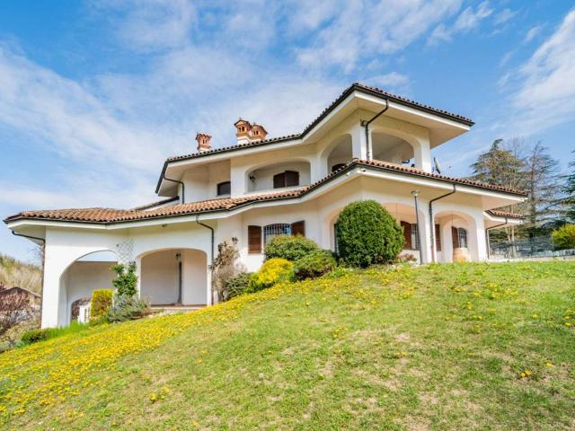 Villa Indipendente in vendita a Piemonte, Cuneo