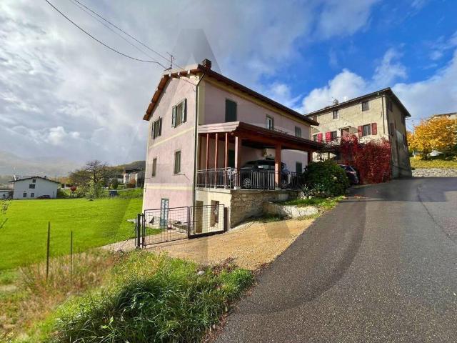Villa Indipendente in vendita a Monchio Delle Corti, Reggio Emilia